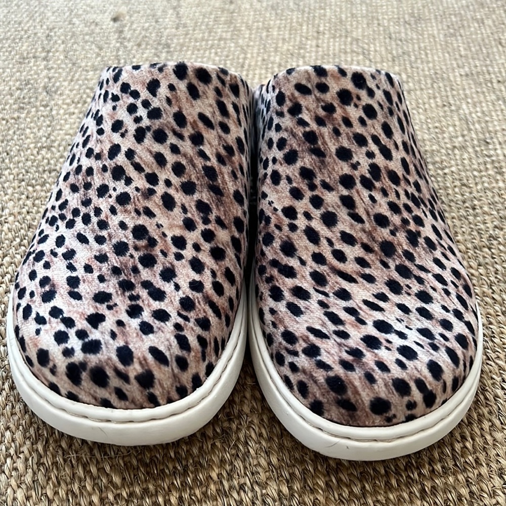 Born Zen Sneaker Black Cheetah Print Mule Size US 8 Comfort Arch Support